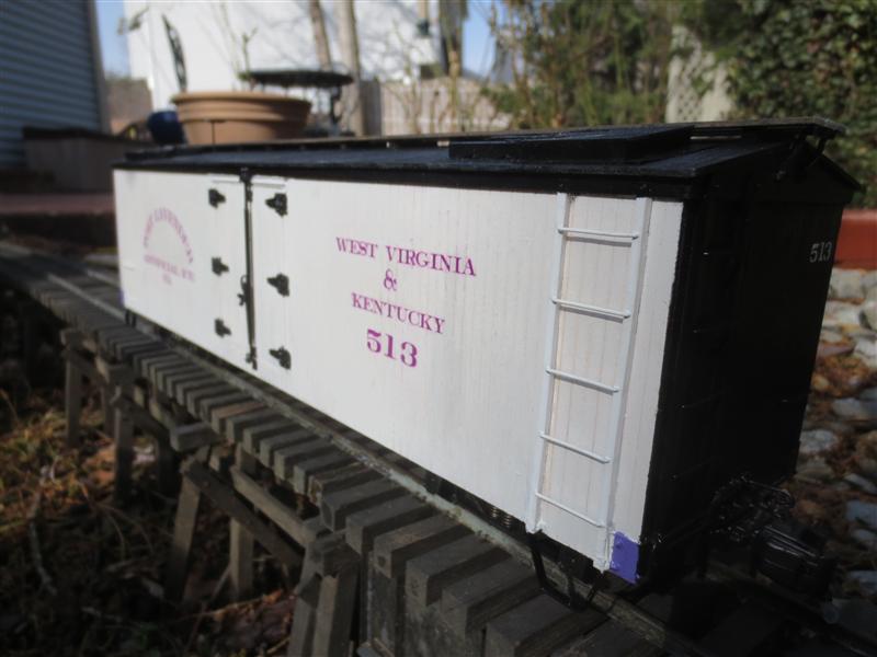 http://www.jbrr.com/Pics/RollingStock/Reefers/PortLav/IMG_1727.JPG