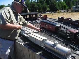 Dave uses the turntable to turn my parlor car.