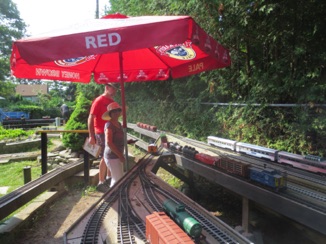 Bill is the yardmaster in Ralph and makes up our train. (Friday is "standard" gauge operations, but I decide to use my NG switcher. After all, it is really modeled after a 25 Ton SG locomotive.)