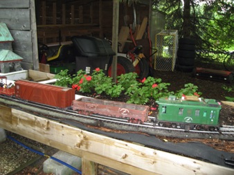 July 19.  This year we arrived early so we could run a bit on Doug’s Northland Railroad. I've brought my boxcab and a few cars to run.