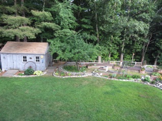 August 20.  Thursday.  Before we got started, I snapped a few pictures from the deck.
Left side...
