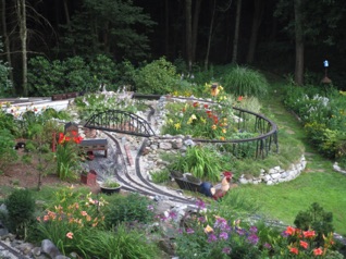July 27.  That's Majestic Coliery by the bridge, near the center of the picture. Just LOOK at all those flowers! So beautiful!