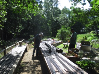 August 16. Later that morning we head over to Bob's. Richard and Ken look on as my boxcab leaves Burke yard. August 16. Later that morning we head over to Bob's. Richard and Ken look on as my boxcab leaves Burke yard.