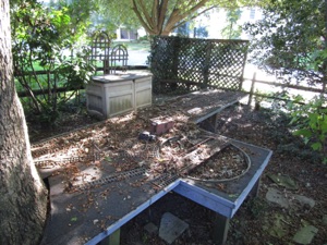 October 19.   Green Springs Yard is covered with acorns as well. The turntable needs work - that will be my winter project.